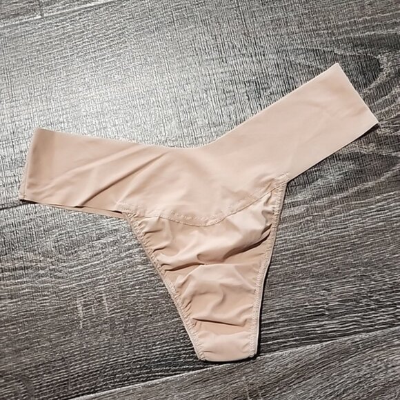 Hanky Panky "BreatheSoft" Natural Rise Thong - Picture 2 of 4